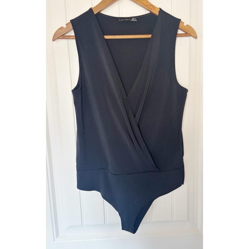 BLACK TAPE_ - Black Sleeveless V neck Camisole Bodysuit